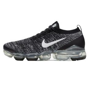 Nike Air VaporMax Flyknit 3 Sneakers Black/White, Size 8